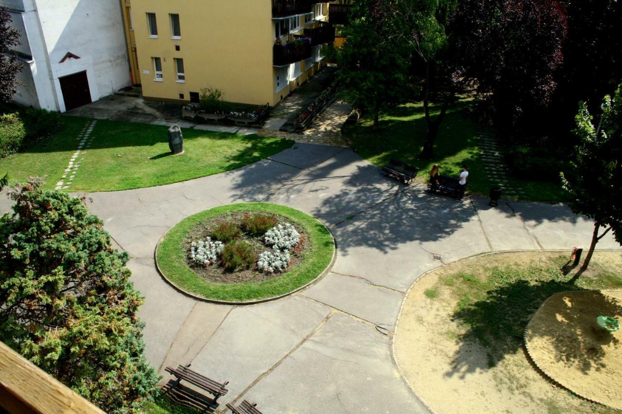 F&M Apartman エゲル エクステリア 写真